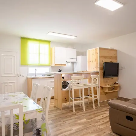 Bonito A 100 M De La Playa Arico