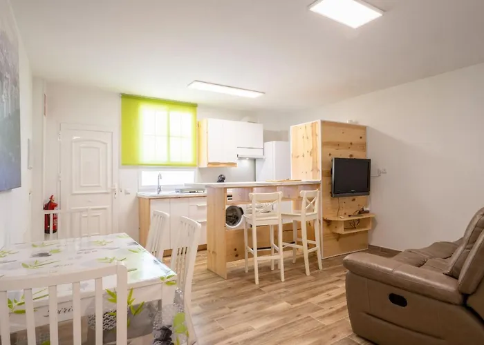 Bonito A 100 M De La Playa Arico